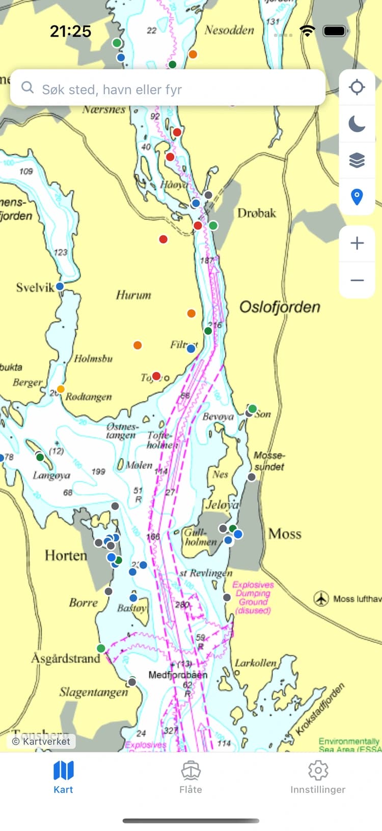 Skjermbilde av Oystr-appen: Kartverkets sjøkart over Oslofjorden med steder, søkefelt og kartverktøy.
